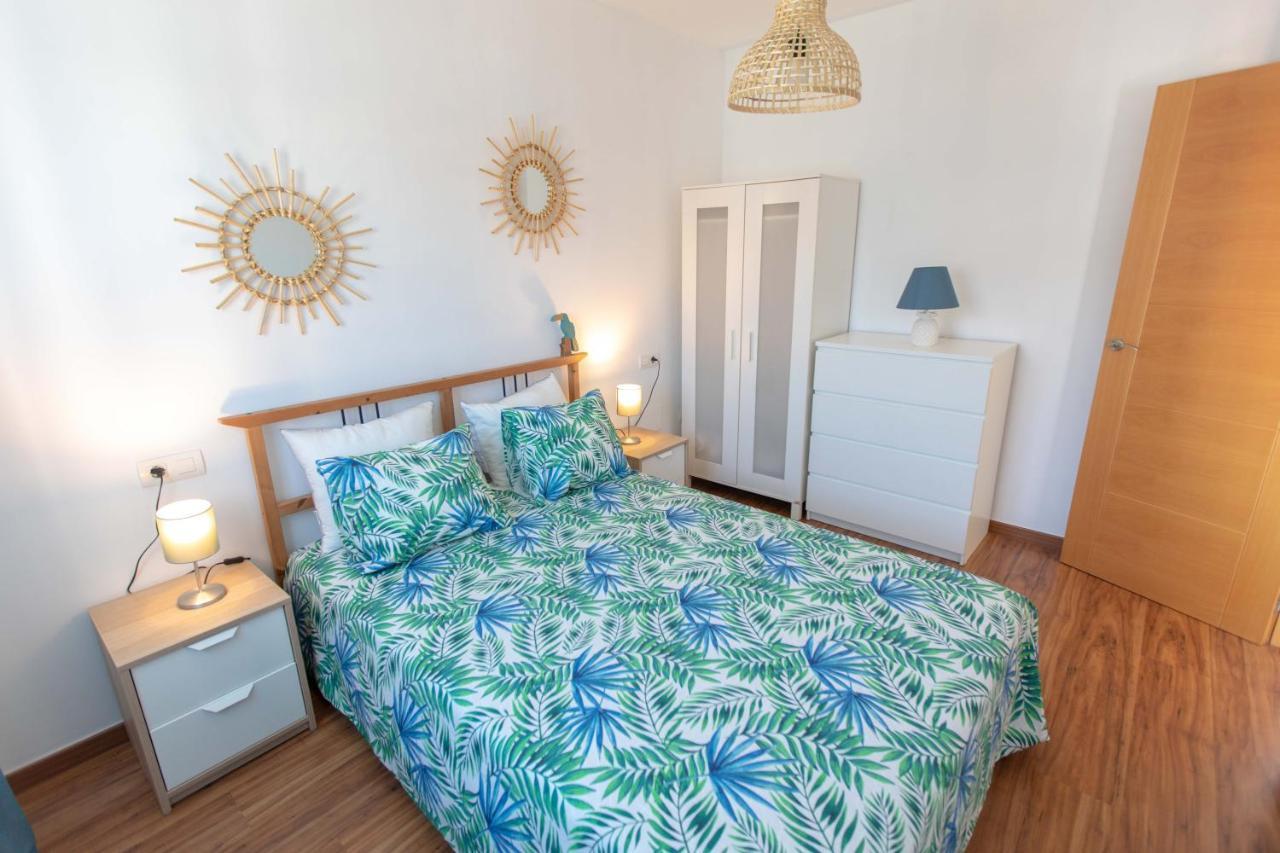 Holidays By The Sea Apartments Малага Екстериор снимка