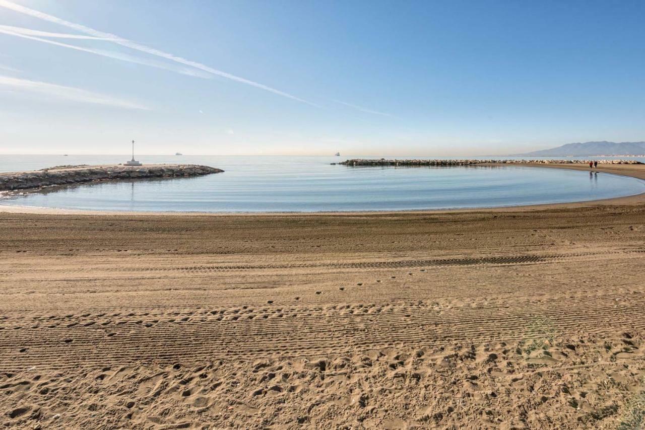 Holidays By The Sea Apartments Малага Екстериор снимка