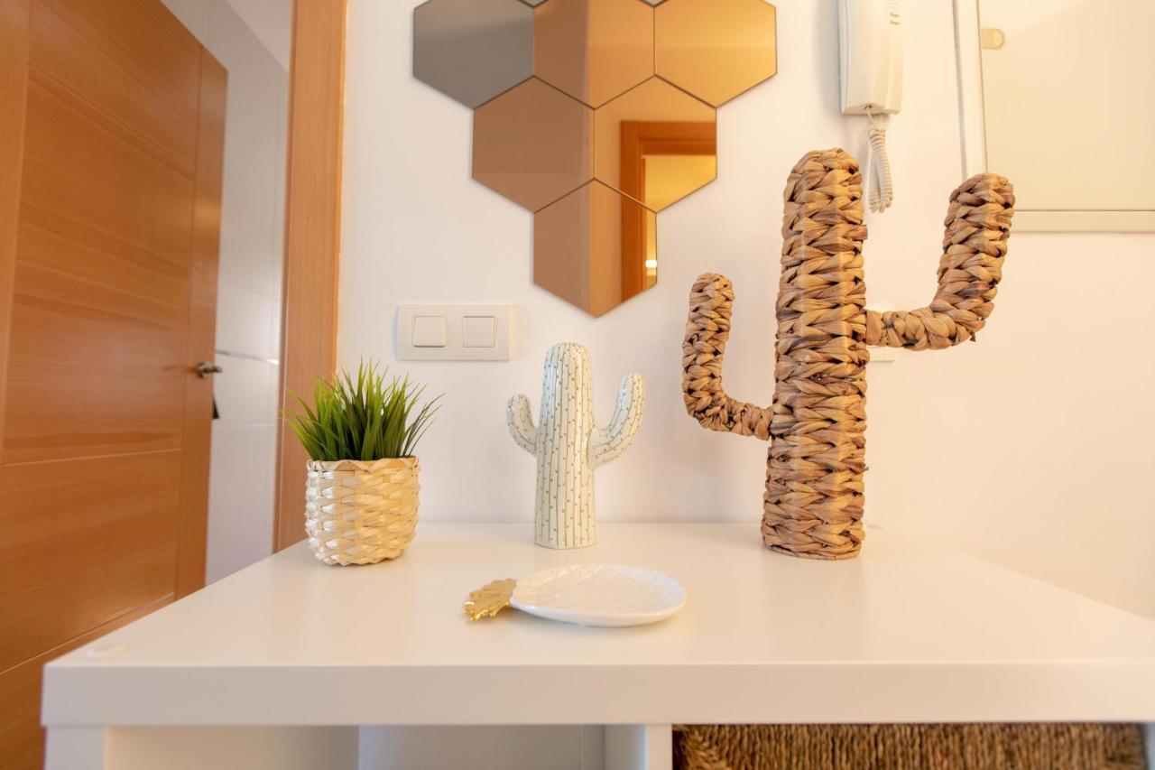 Holidays By The Sea Apartments Малага Екстериор снимка