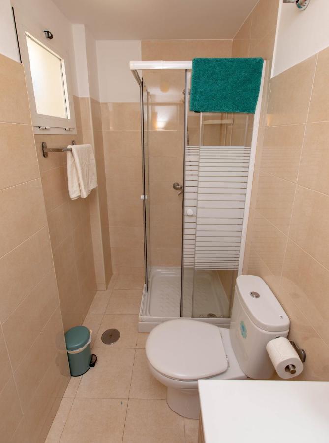 Holidays By The Sea Apartments Малага Екстериор снимка