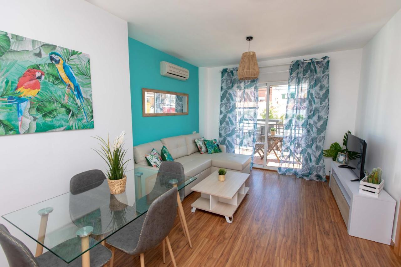 Holidays By The Sea Apartments Малага Екстериор снимка
