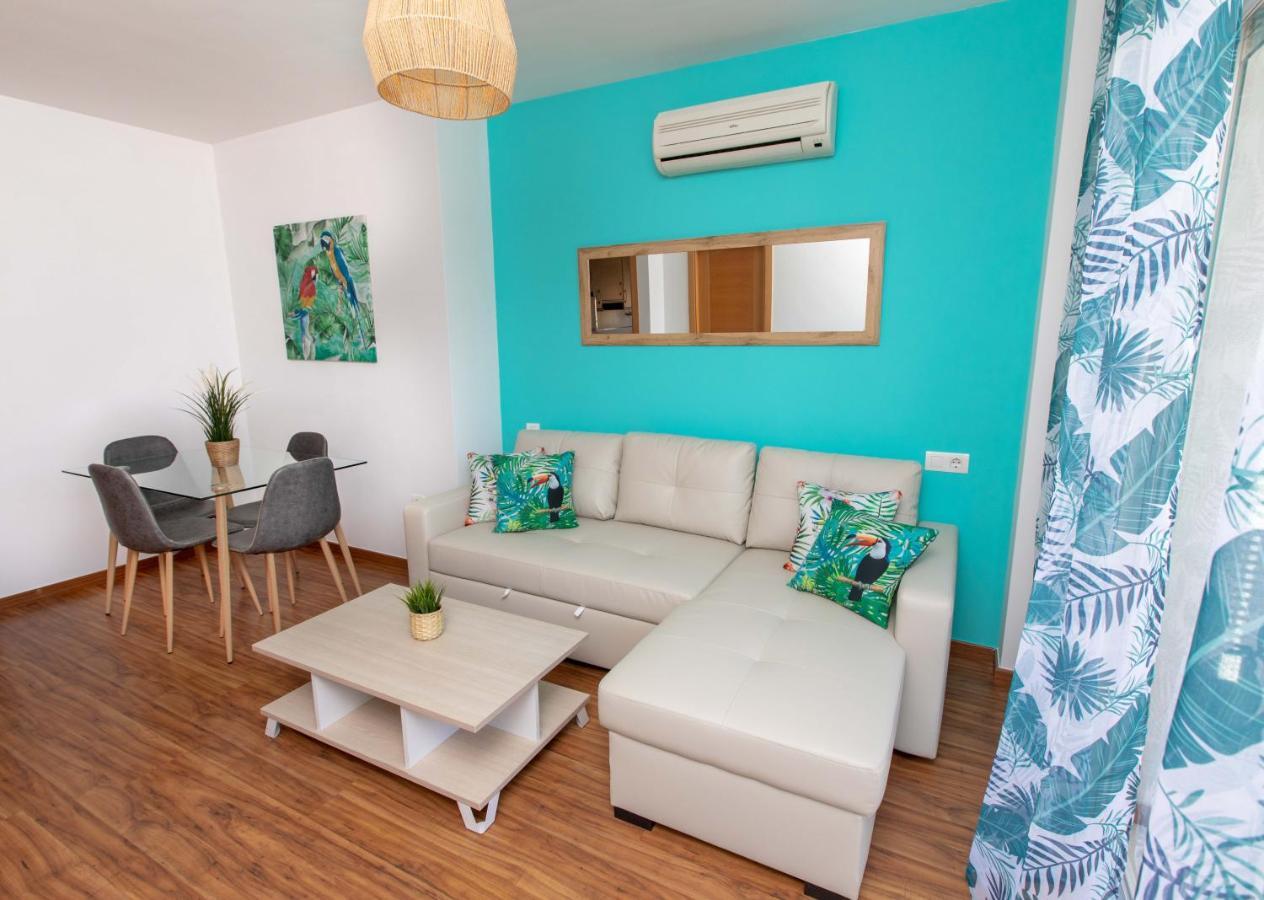 Holidays By The Sea Apartments Малага Екстериор снимка