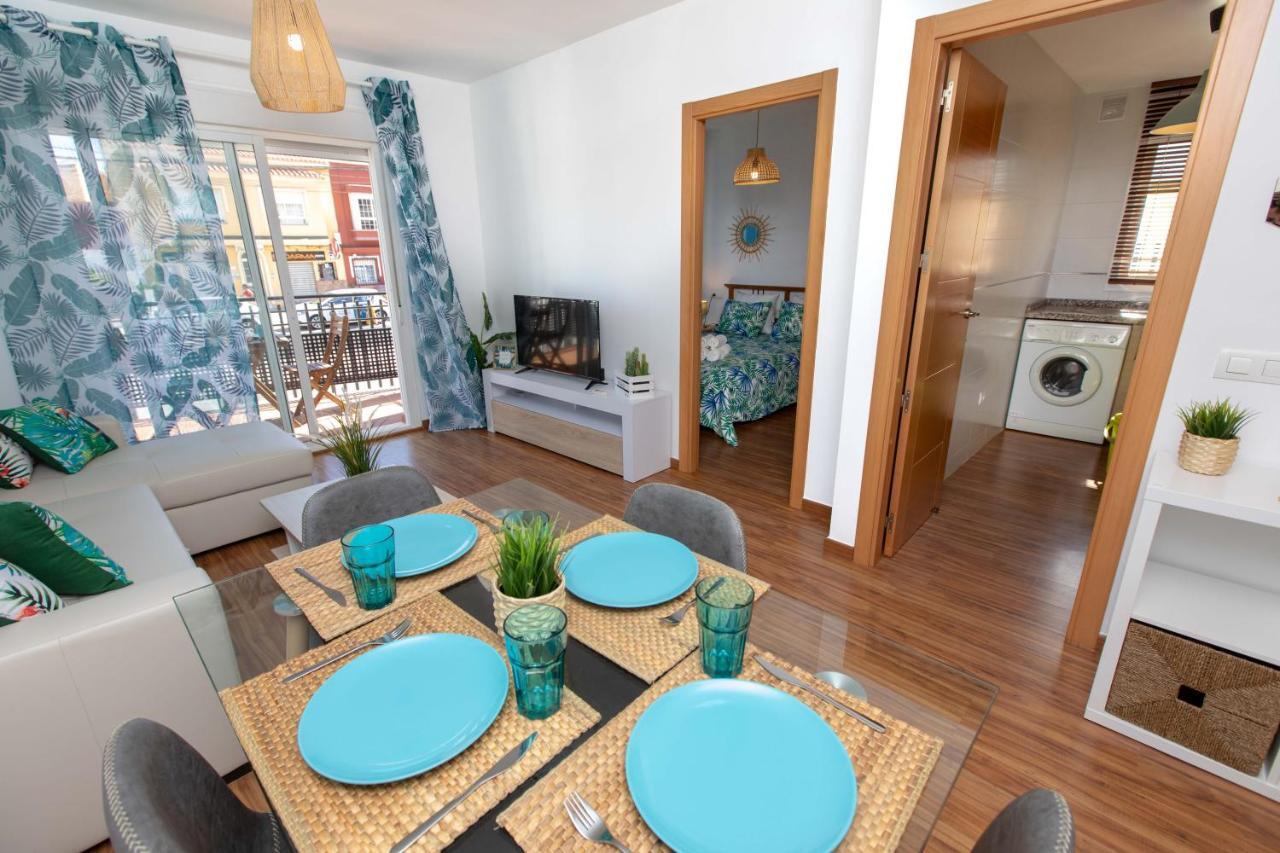 Holidays By The Sea Apartments Малага Екстериор снимка